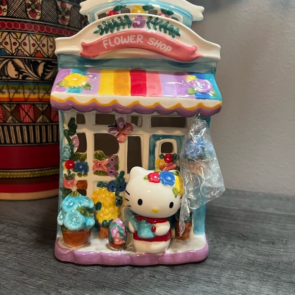 Hello Kitty Other - ‼️SOLD‼️Hello Kitty colorful Flower Shop Decor Accent Piece